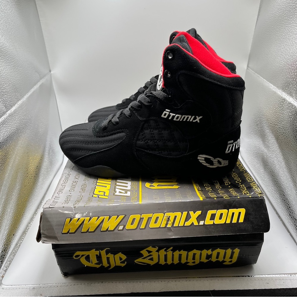 Otomix Men's Stingray Escape Bodybuilding Lifting MMA & Wrestling Shoes (Black)